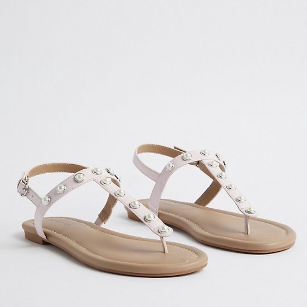 NWT Torrid Pearl T-Strap sandals
